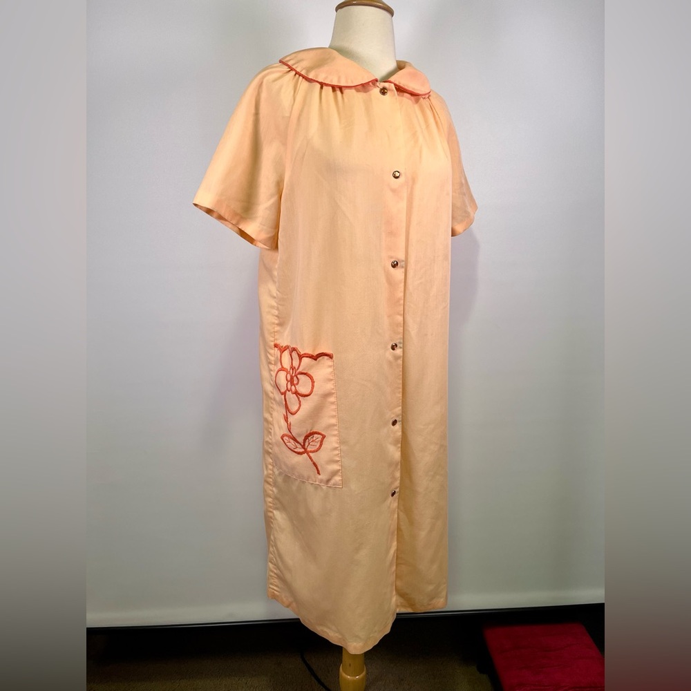 VTG 60s Peach Mid Century Snap Front House Dress Embroidered Housecoat Midi LRG